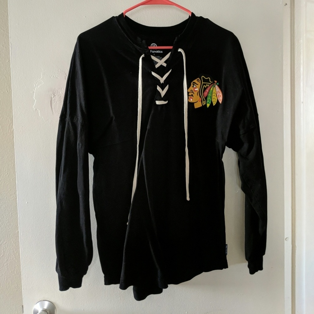 Blackhawks long sleeved shirt